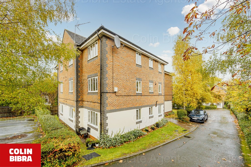 Queens Walk, Ealing W5