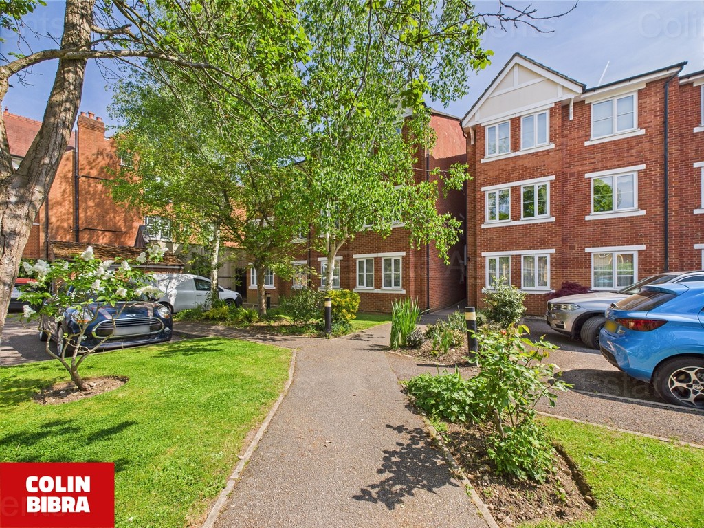 Bampton Court, Ealing W5